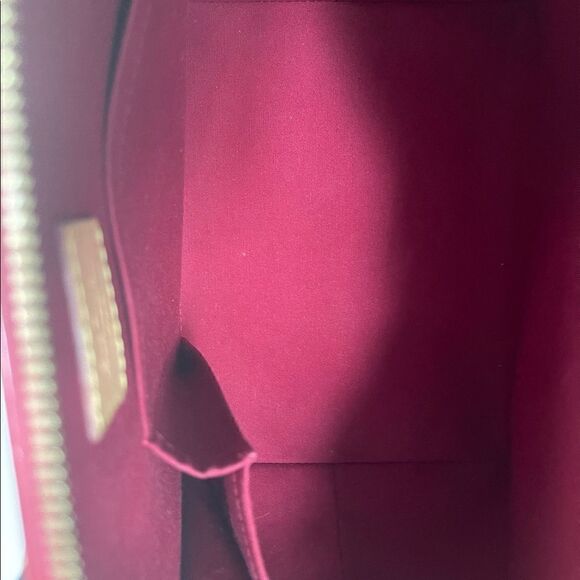 Louis Vuitton Bellevue handbag  - Picture 11 of 16